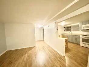 6231 W Montrose Ave in Chicago, IL - Building Photo - Building Photo