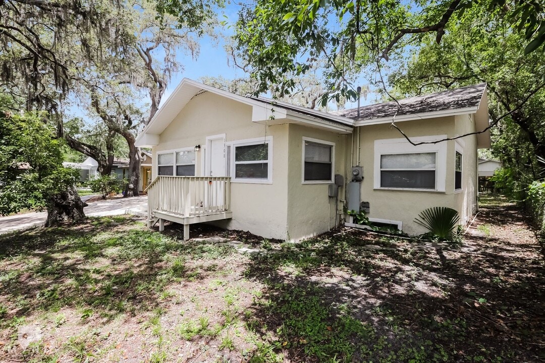 1308 E New Orleans Ave in Tampa, FL - Building Photo