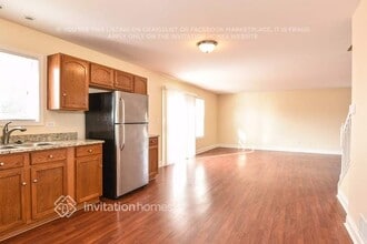 1717 Stonegate Dr in Montgomery, IL - Building Photo - Building Photo