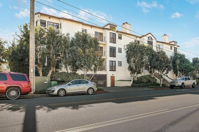 property at 1263 Robinson Ave