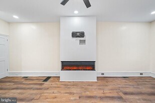 1114 Snyder Ave in Philadelphia, PA - Building Photo