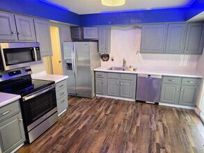 320 34th St in West Des Moines, IA - Building Photo - Building Photo