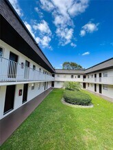 8601 SW 94th St in Miami, FL - Building Photo - Building Photo