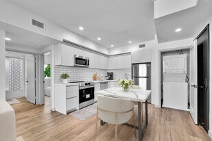 1240 Magnolia Ave in Los Angeles, CA - Building Photo