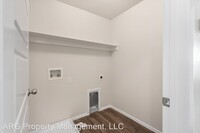 2703A Sidney St photo'