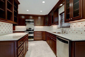 San Felipe Townhomes in Houston, TX - Building Photo - Building Photo