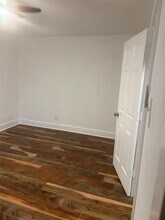 6043 Lyndhurst Dr in Houston, TX - Building Photo - Building Photo