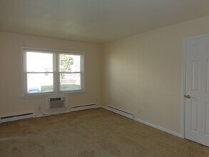 4626 Coronet Ave in Virginia Beach, VA - Building Photo - Building Photo