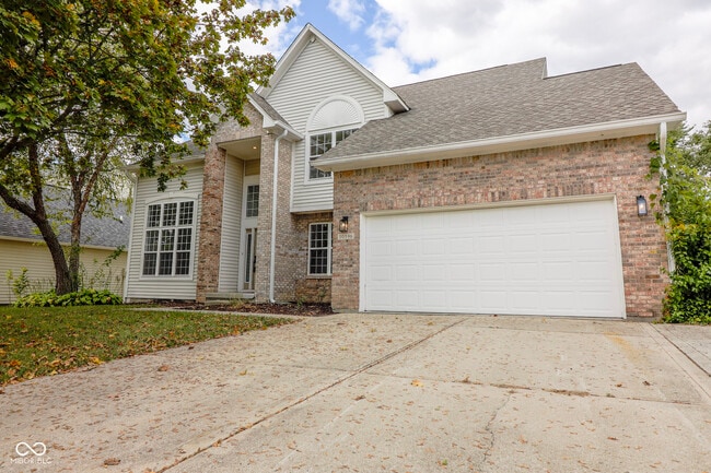 10596 Greenway Dr in Fishers, IN - Foto de edificio - Building Photo