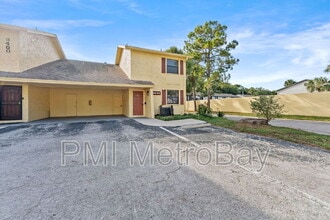 7616 La Mesita Ct in Tampa, FL - Building Photo - Building Photo