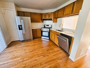 12242 Granada Way in Woodbridge, VA - Building Photo - Building Photo