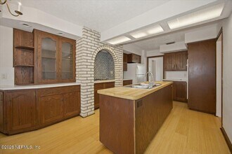 2214 Larry Dr in Jacksonville, FL - Building Photo - Building Photo