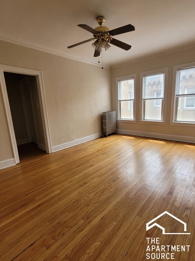 4933 N Whipple St, Unit 1S