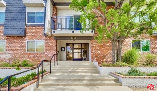 property at 5252 Coldwater Canyon Ave