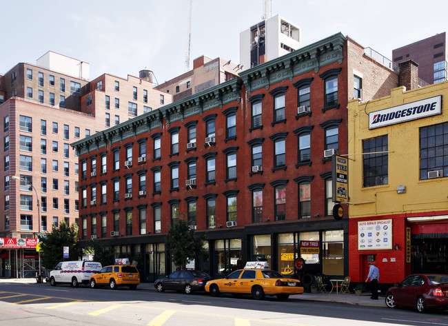 562 W 52nd St in New York, NY - Foto de edificio - Building Photo