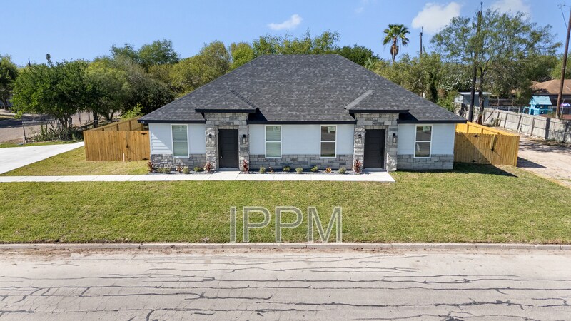 318 W New Hampshire St in Harlingen, TX - Building Photo