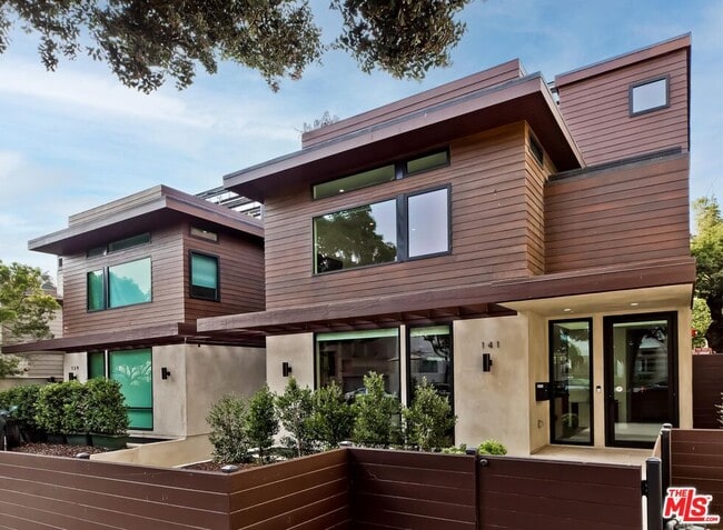 property at 141 Hollister Ave