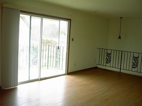 2008 MacArthur Rd, Unit D in Waukesha, WI - Building Photo - Building Photo