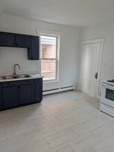 148 Bartlett St in Lewiston, ME - Building Photo - Building Photo