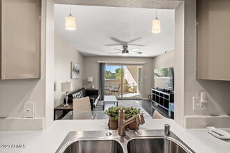 7474 E Earll Dr in Scottsdale, AZ - Building Photo - Building Photo