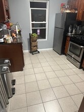 167 W 228th St, Unit Duplex in Bronx, NY - Foto de edificio - Building Photo