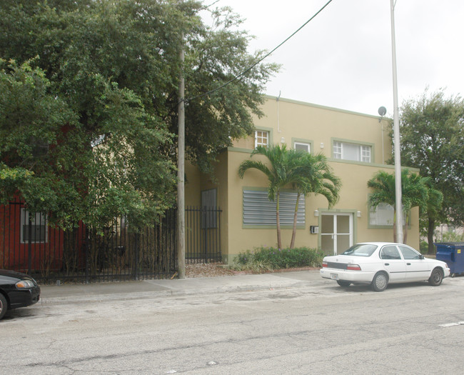 536 NE 62nd St in Miami, FL - Foto de edificio - Building Photo