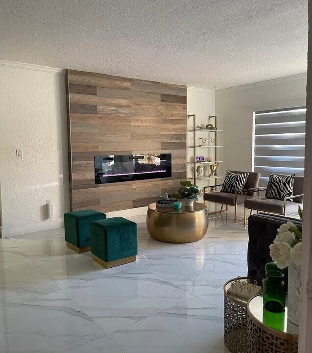 7120 Fairway Dr, Unit L05 in Miami Lakes, FL - Building Photo