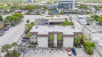 Chateau View in Fort Lauderdale, FL - Foto de edificio - Building Photo