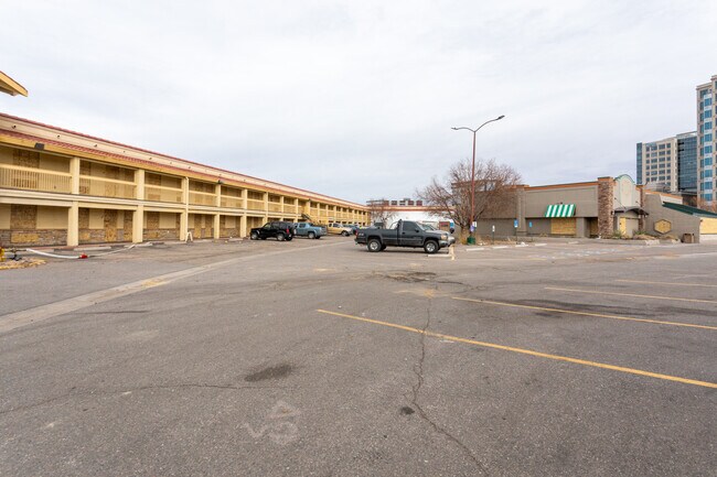 Mountainview Apartments in Denver, CO - Building Photo - Building Photo