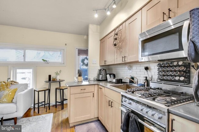 property at 1909 Rodman St