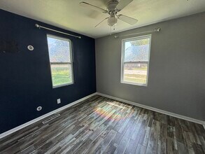 1400 E 6th Ave in Hutchinson, KS - Building Photo - Building Photo