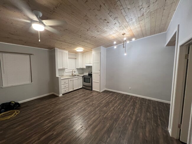 605 N 12th St, Unit Unit 3 in McAllen, TX - Foto de edificio - Building Photo