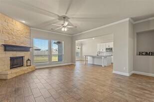 104 Colonial Dr in Joshua, TX - Building Photo