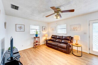 3602 Waterloo Dr, Unit SI ID1386178P in Corpus Christi, TX - Foto de edificio - Building Photo