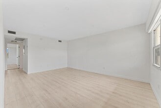 71 Fanshaw B in Boca Raton, FL - Building Photo - Building Photo