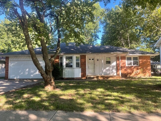 property at 817 E Cambridge St