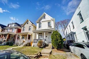 2327 Rohs St in Cincinnati, OH - Foto de edificio - Building Photo