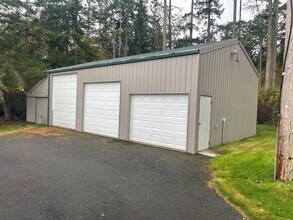 1345 Arnold Rd in Oak Harbor, WA - Building Photo - Building Photo