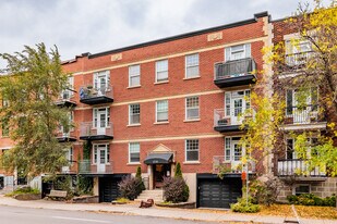 4139 Décarie Boul in Montréal, QC - Building Photo