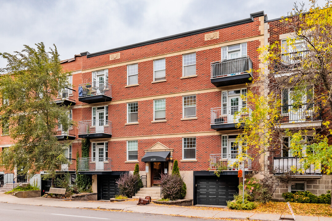 4139 Décarie Boul in Montréal, QC - Building Photo