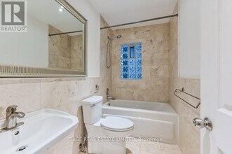 650 Markham St in Toronto, ON - Building Photo - Building Photo