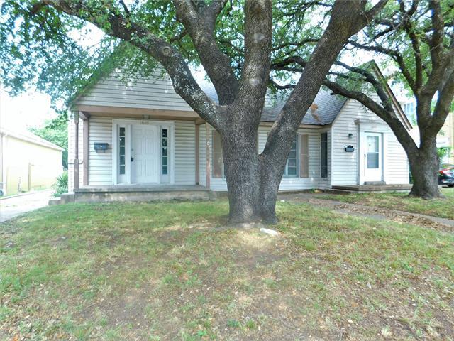 1609 N Locust St in Denton, TX - Building Photo - Building Photo