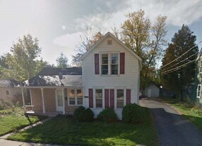 413 Green St in Neenah, WI - Building Photo