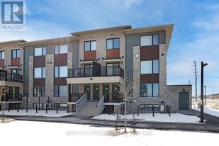 1031 Creekway Private in Ottawa, ON - Building Photo