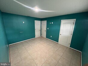 8871 Dunstable Loop in Linton Hall, VA - Foto de edificio - Building Photo