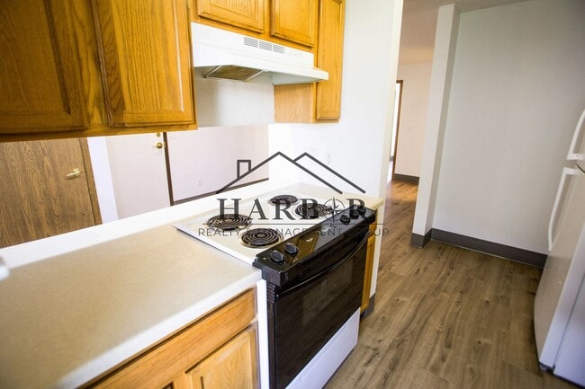 property at 146 S Broadway Ave