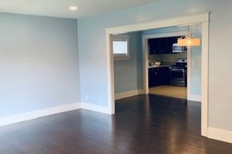 926 N Maple St in Burbank, CA - Foto de edificio - Building Photo