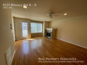 8529 Midvale Ave N in Seattle, WA - Building Photo - Building Photo