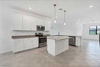 3350 Antilla Ct in Ft. Myers, FL - Building Photo - Building Photo