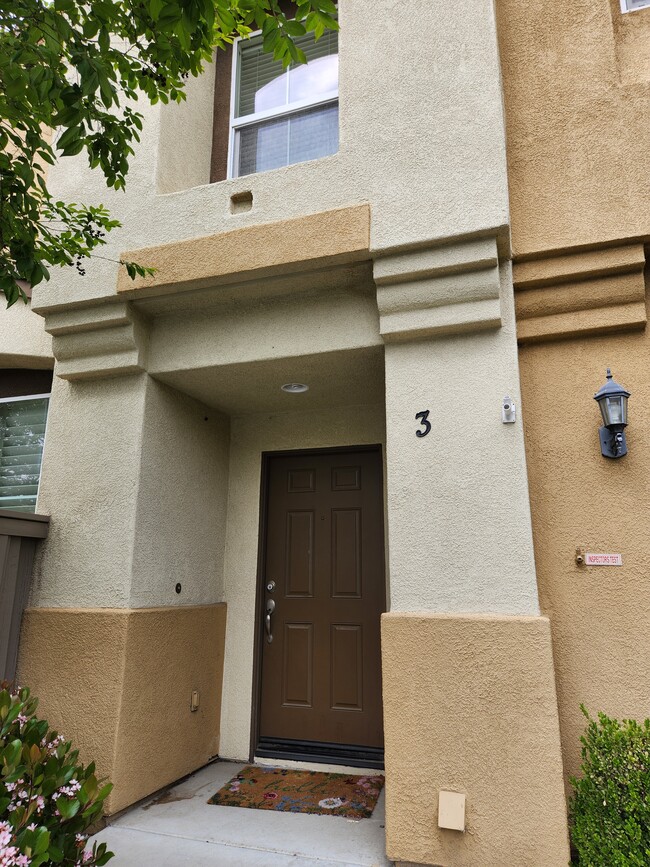 41710 Woodridge Ave, Unit 3 in Murrieta, CA - Building Photo - Building Photo